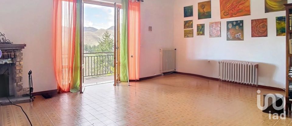 Casa indipendente / Villa 12 locali di 213 m² in Borzonasca (16041)