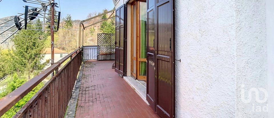 Casa indipendente / Villa 12 locali di 213 m² in Borzonasca (16041)