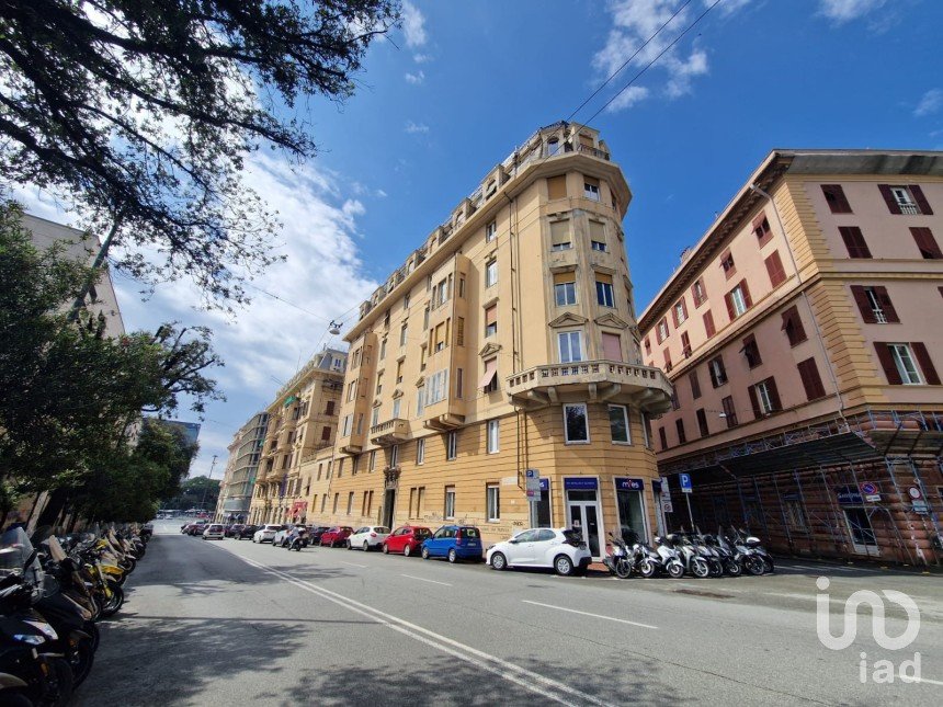 Laboratorio di 483 m² in Genova (16122)