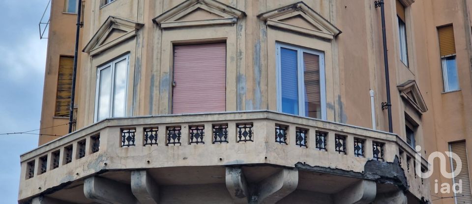 Laboratorio di 483 m² in Genova (16122)