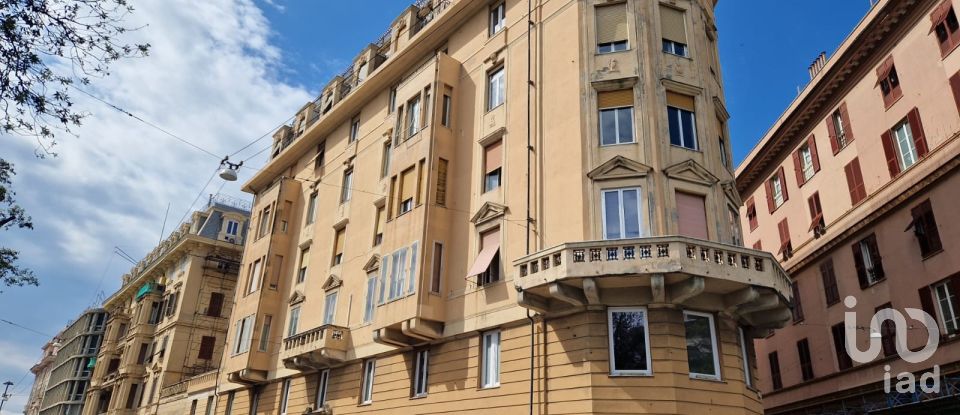 Laboratorio di 483 m² in Genova (16122)