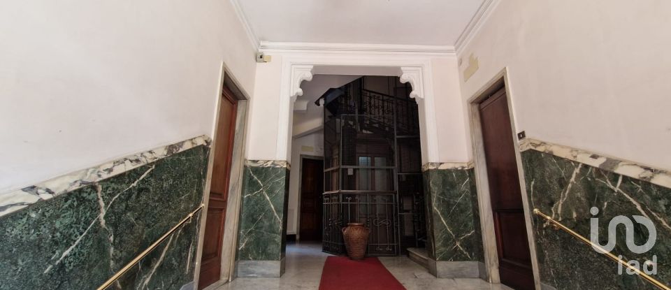 Laboratorio di 483 m² in Genova (16122)