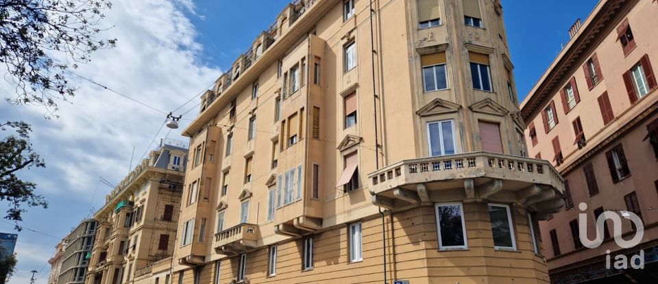 Laboratorio di 483 m² in Genova (16122)