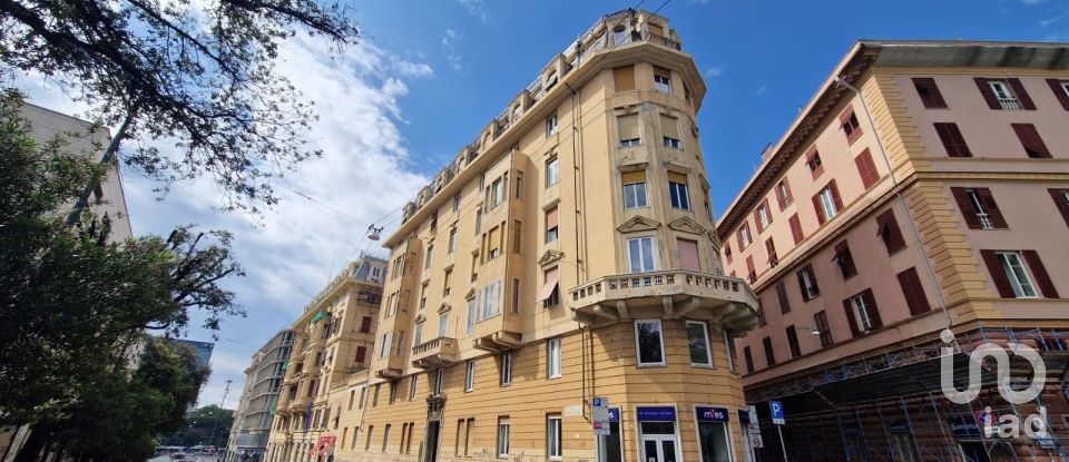 Laboratorio di 483 m² in Genova (16122)