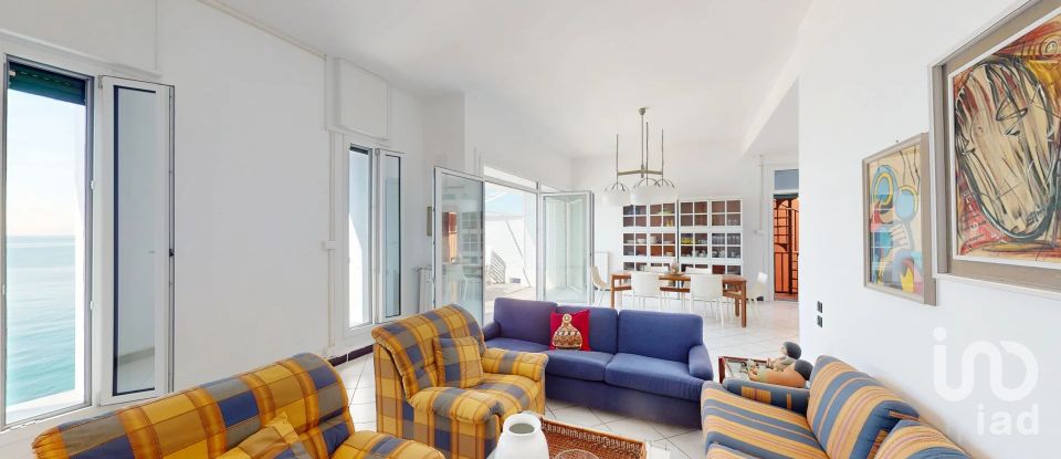 Appartamento 9 locali di 204 m² a Arenzano (16011)