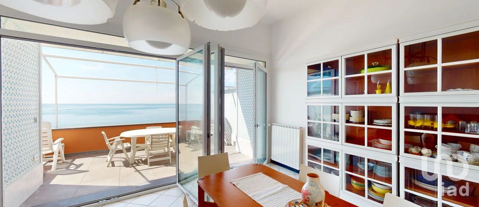 Appartamento 9 locali di 204 m² a Arenzano (16011)