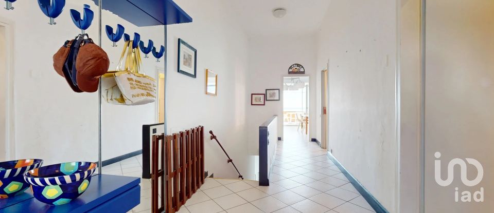 Appartamento 9 locali di 204 m² a Arenzano (16011)