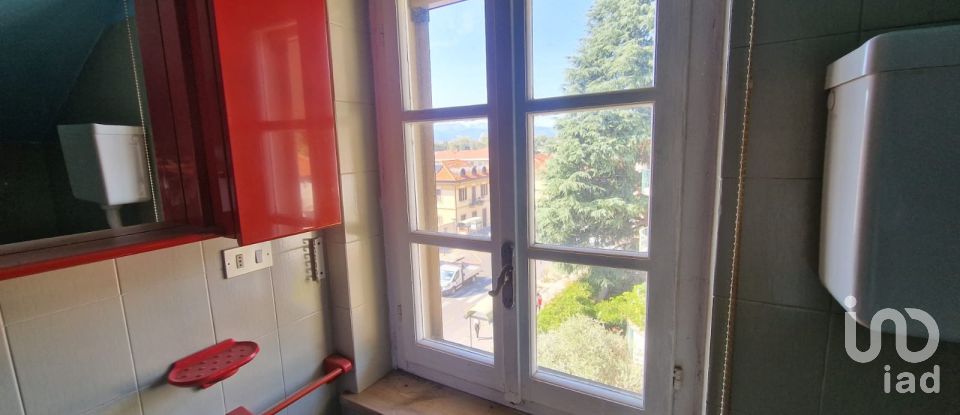 Three-room apartment of 98 m² in Torino (10133)