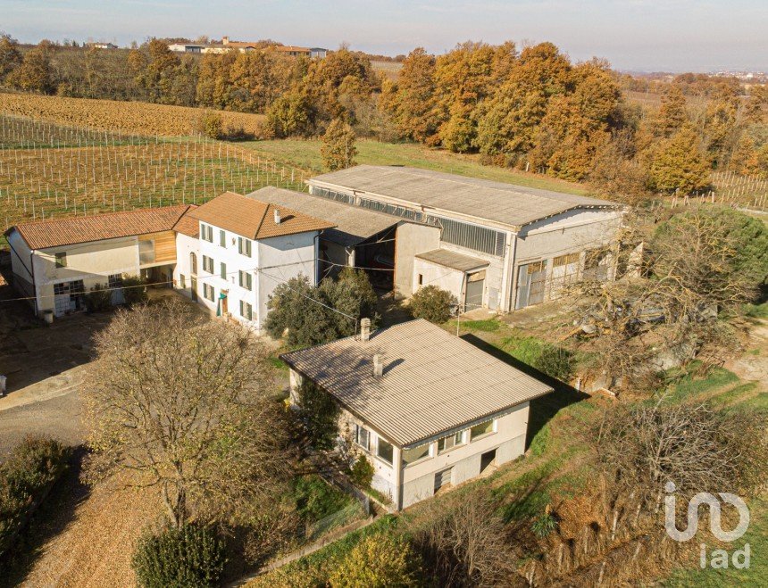 Casa indipendente 10 locali di 300 m² in Carpeneto (15071)