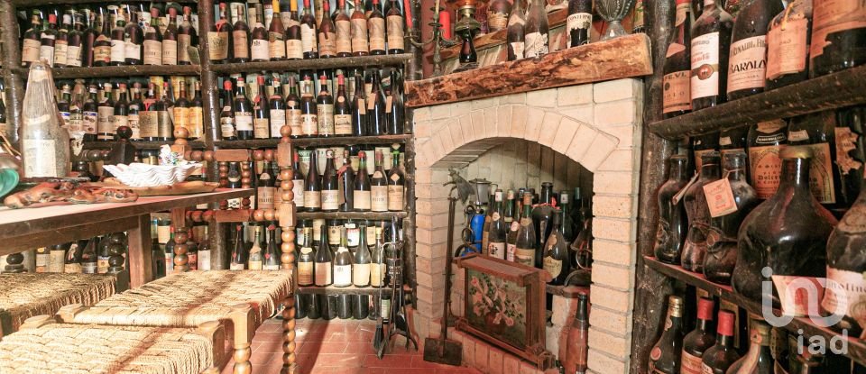 Casa indipendente 10 locali di 300 m² in Carpeneto (15071)