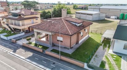 Casa indipendente / Villa 7 locali di 270 m² in Argenta (44011)