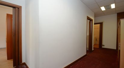 Three-room apartment of 85 m² in Roma (00174)