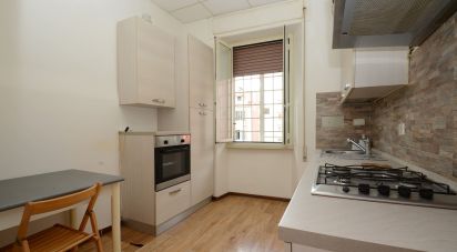 Three-room apartment of 85 m² in Roma (00174)