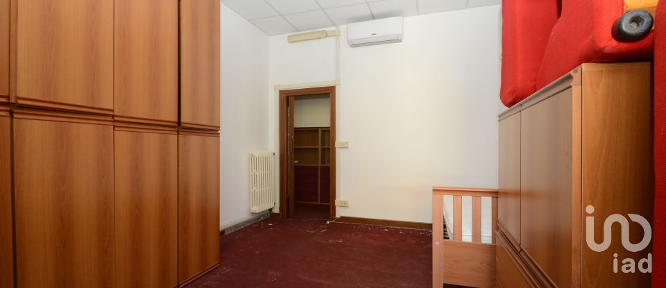 Three-room apartment of 85 m² in Roma (00174)