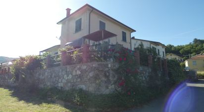 Casa indipendente / Villa 8 locali di 150 m² in Varese Ligure (19028)