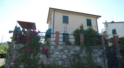 Casa indipendente / Villa 8 locali di 150 m² in Varese Ligure (19028)