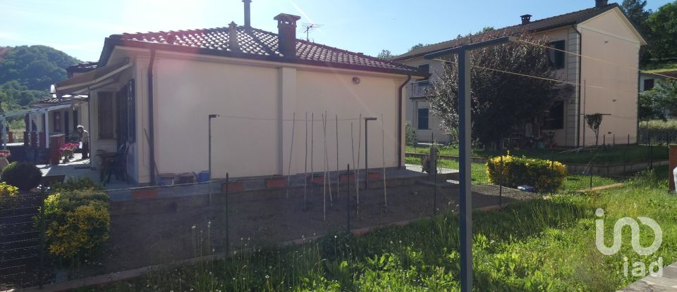 Casa indipendente / Villa 8 locali di 150 m² in Varese Ligure (19028)