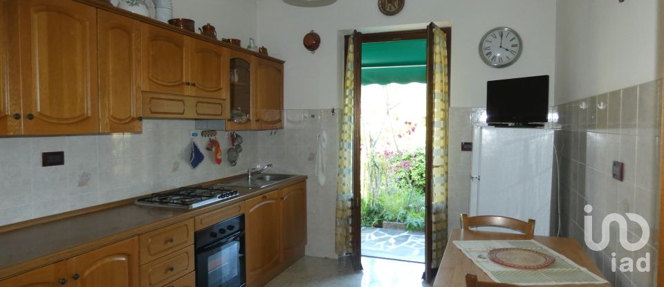 Casa indipendente / Villa 8 locali di 150 m² in Varese Ligure (19028)