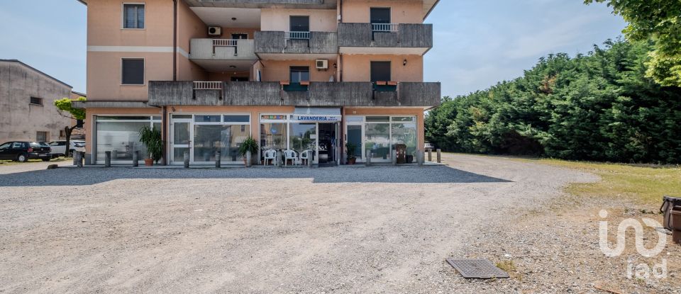 Negozio / locale commerciale di 95 m² in Goito (46044)