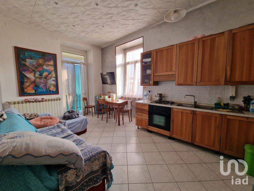 Two-room apartment of 70 m² in Torino (10139)