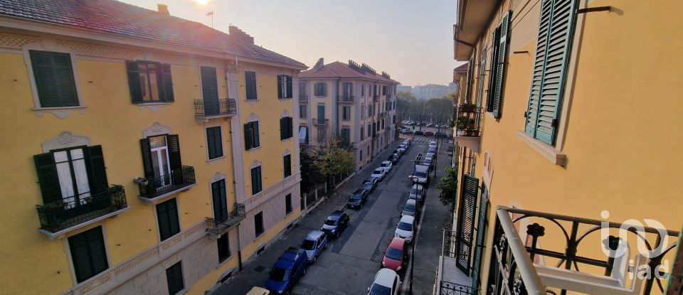 Two-room apartment of 70 m² in Torino (10139)