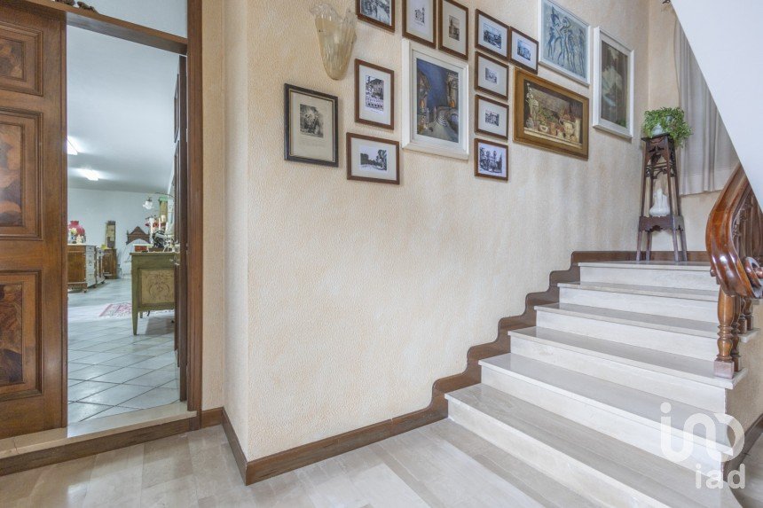 Casa indipendente / Villa 11 locali di 260 m² in Appignano (62010)