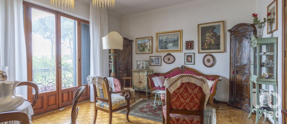 Casa indipendente / Villa 11 locali di 260 m² in Appignano (62010)