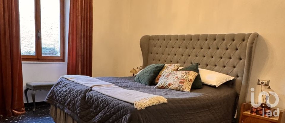 Casa indipendente / Villa 9 locali di 260 m² in Murialdo (17013)