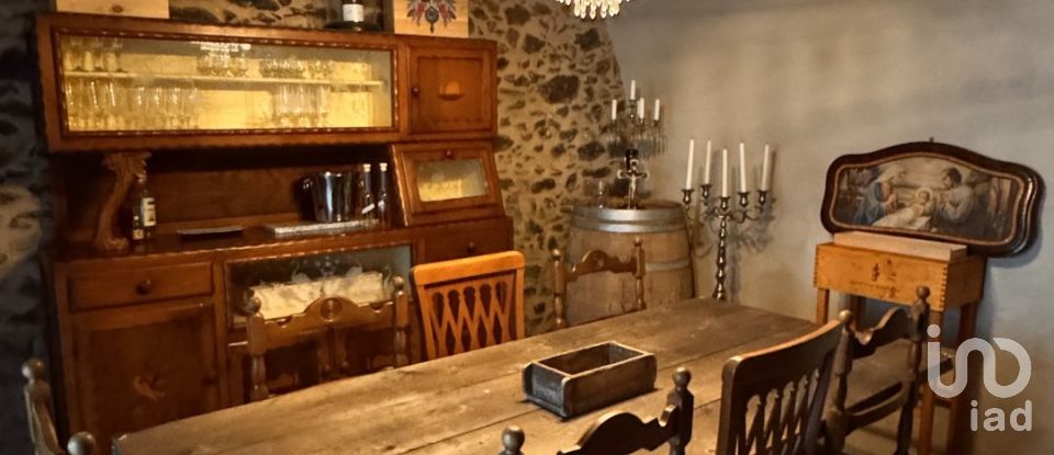 Casa indipendente / Villa 9 locali di 260 m² in Murialdo (17013)