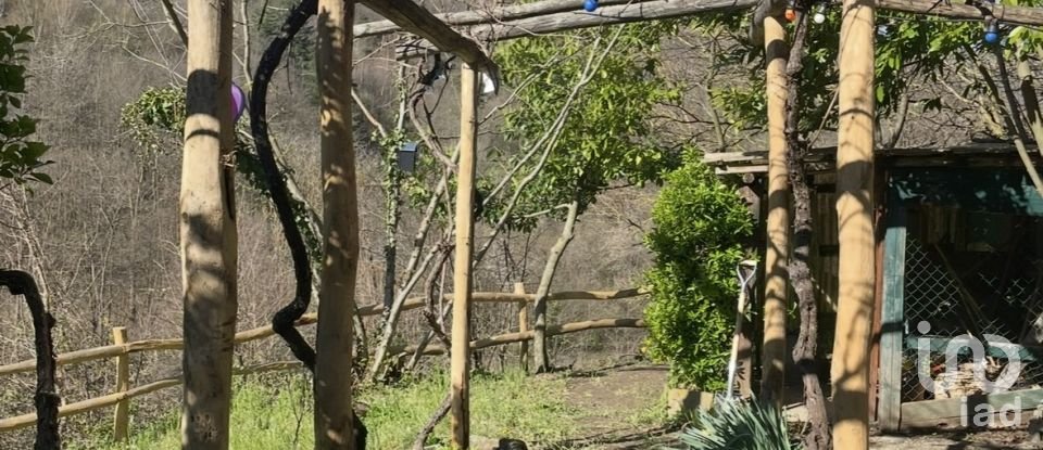 Casa indipendente / Villa 9 locali di 260 m² in Murialdo (17013)