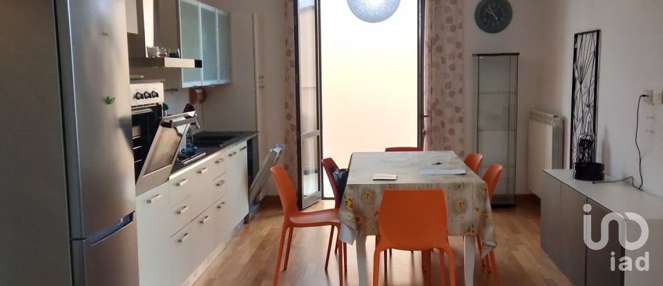 Loft 5 locali di 75 m² a Montegranaro (63812)