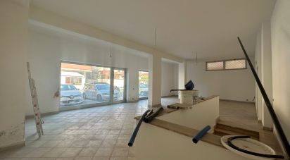 Negozio / locale commerciale di 240 m² in San Nicola la Strada (81020)
