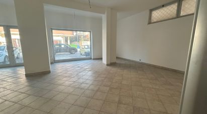 Negozio / locale commerciale di 240 m² in San Nicola la Strada (81020)