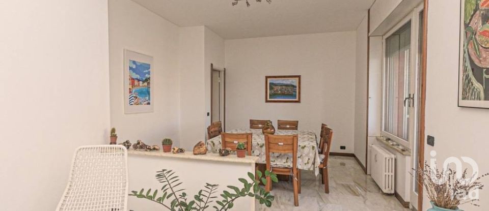 Four-room apartment of 120 m² in Genova (16167)