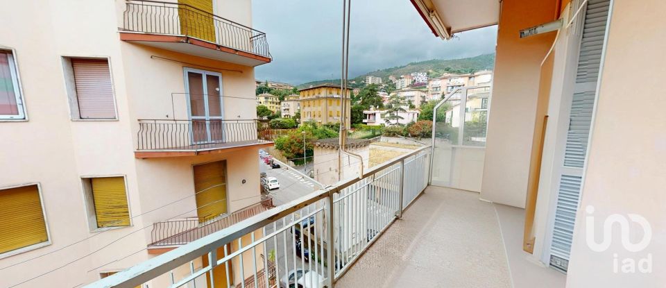 Appartamento 5 locali di 100 m² a Arenzano (16011)