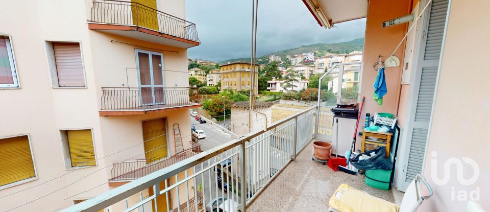 Appartamento 5 locali di 100 m² a Arenzano (16011)