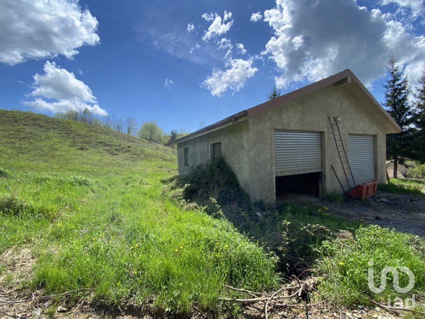 Terreno di 25.000 m² in Dego (17058)