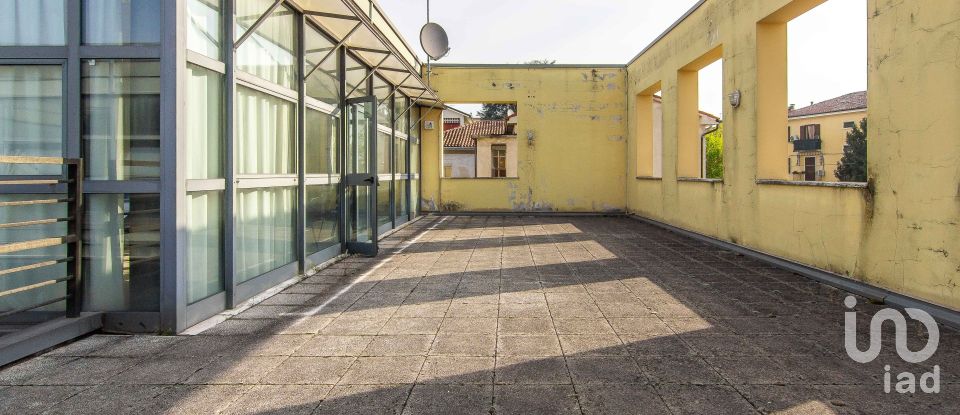 Laboratorio di 145 m² in Vicenza (36100)