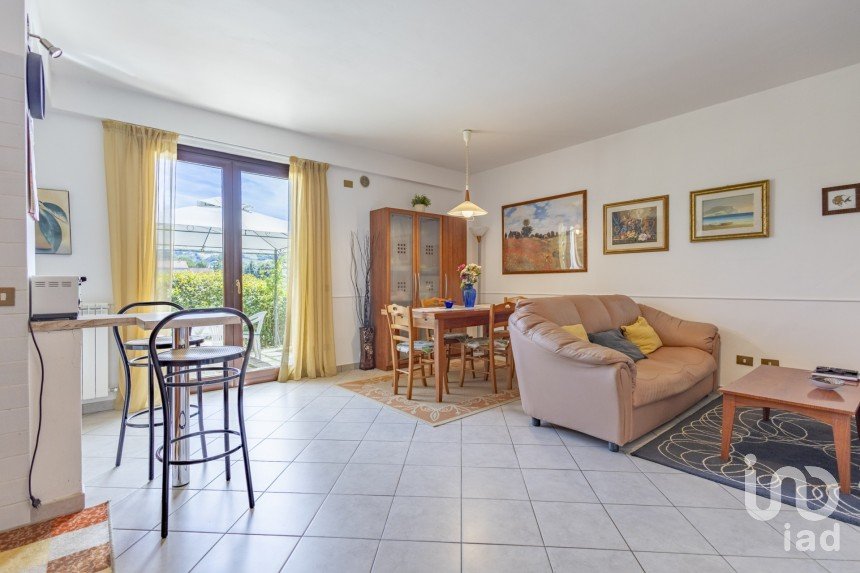 Three-room apartment of 72 m² in Montelupone (62010)