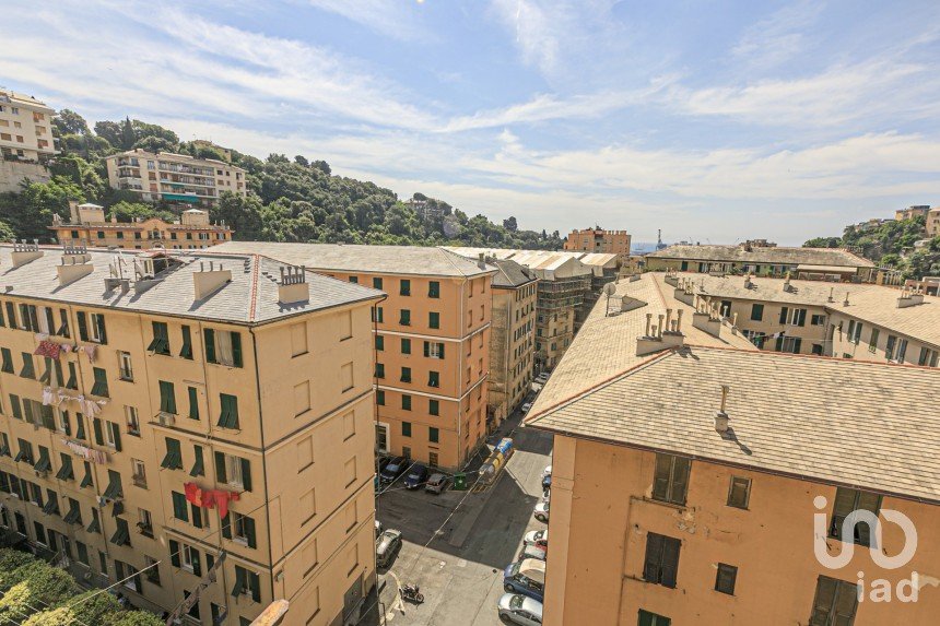 Trilocale di 70 m² a Genova (16127)