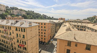 Three-room apartment of 70 m² in Genova (16127)