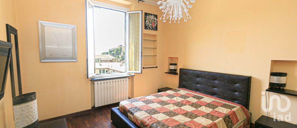 Trilocale di 70 m² a Genova (16127)