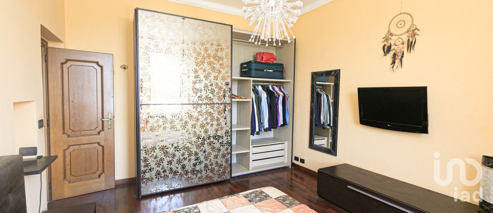 Trilocale di 70 m² a Genova (16127)