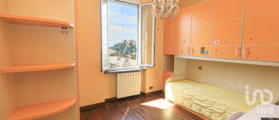 Trilocale di 70 m² a Genova (16127)