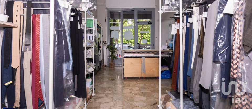 Shop / premises commercial of 49 m² in Torino (10141)