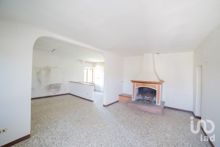 Casa indipendente / Villa 0 locali di 490 m² in San Lorenzo in Campo (61047)