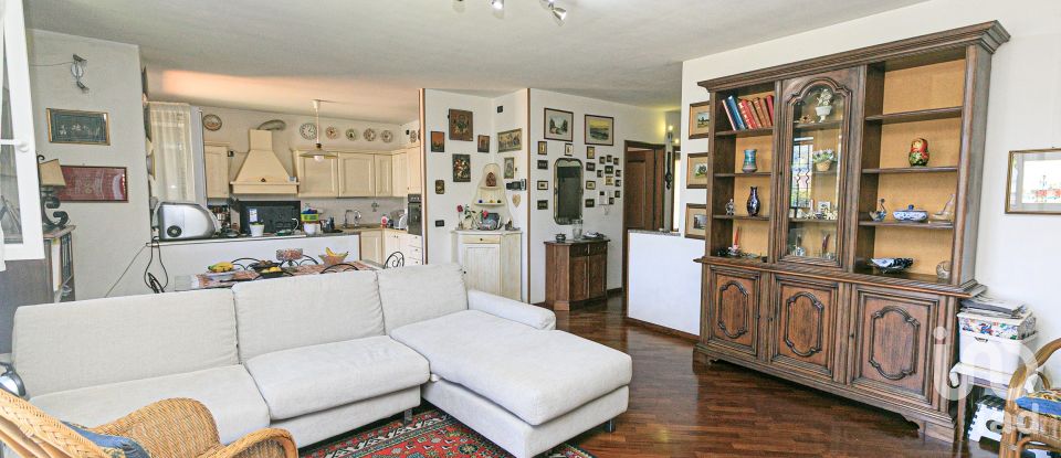 Apartment 5 rooms of 100 m² in Genova (16163)