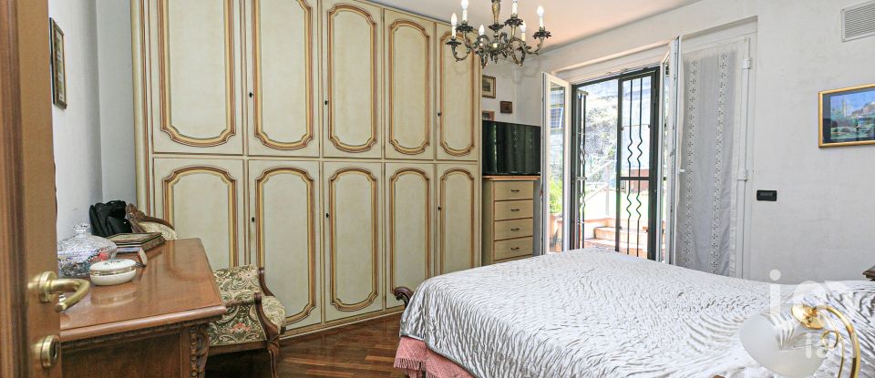 Apartment 5 rooms of 100 m² in Genova (16163)
