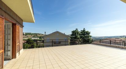 Loft 4 rooms of 270 m² in Monte San Giusto (62015)