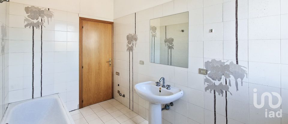 Loft 4 rooms of 270 m² in Monte San Giusto (62015)